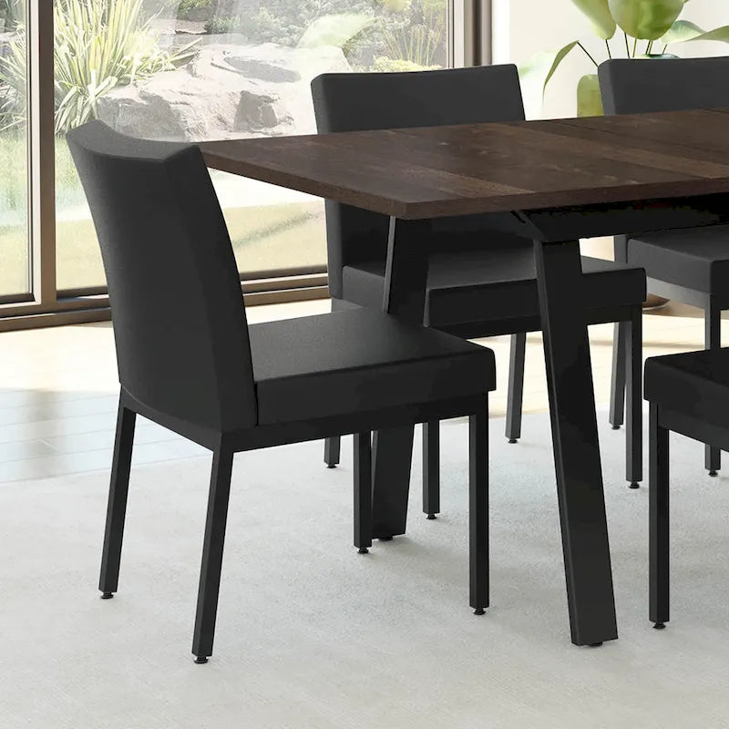 Chaises de salle à manger capitonnées avec cadre en métal