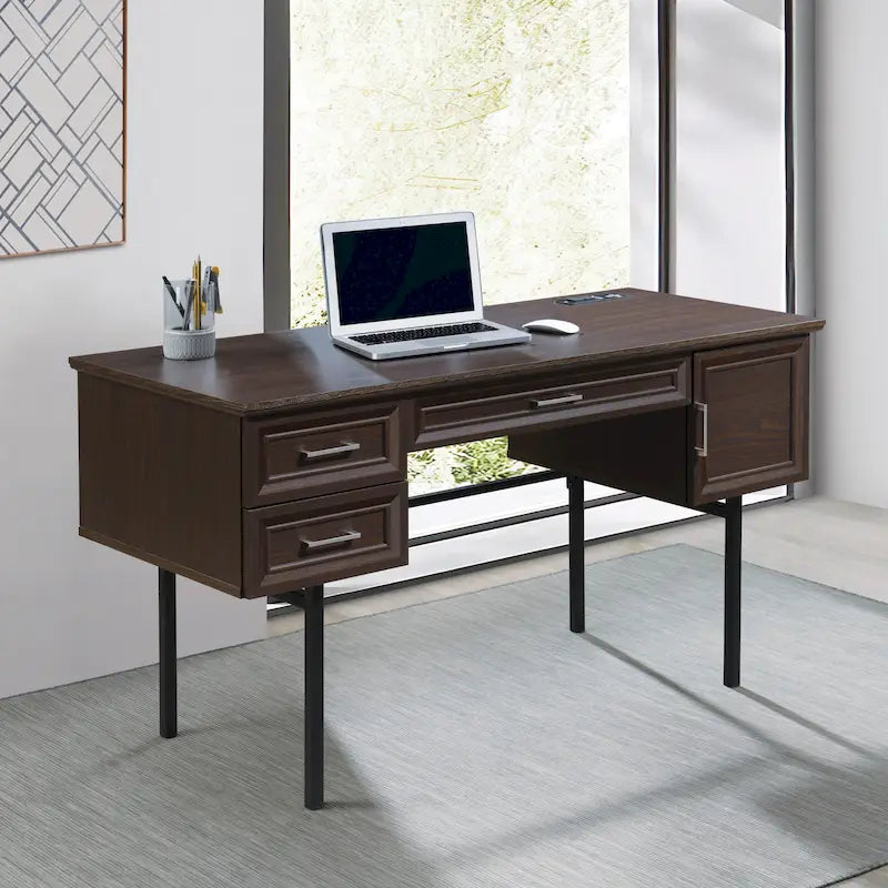 Bureau de direction avec prises de courant intégrées