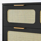 Commode moderne en rotin avec de grands tiroirs et des poignées en métal