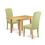 Chambre à coucher en bois d'aspect vieilli parchemin avec lit à panneaux, commode, miroir, table de chevet, chiffonnier